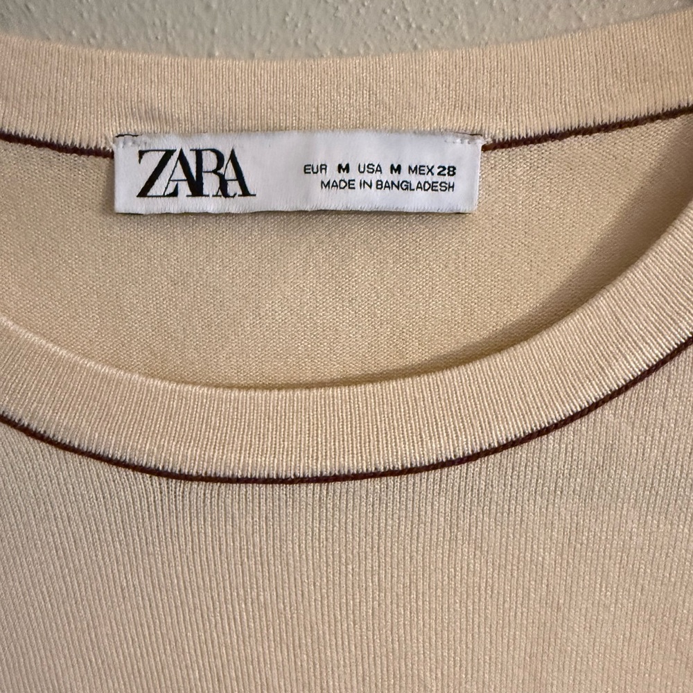 Zara Size Medium Cream Short Sleeve  Knit Top With Dark Stitching - Picture 2 of 4